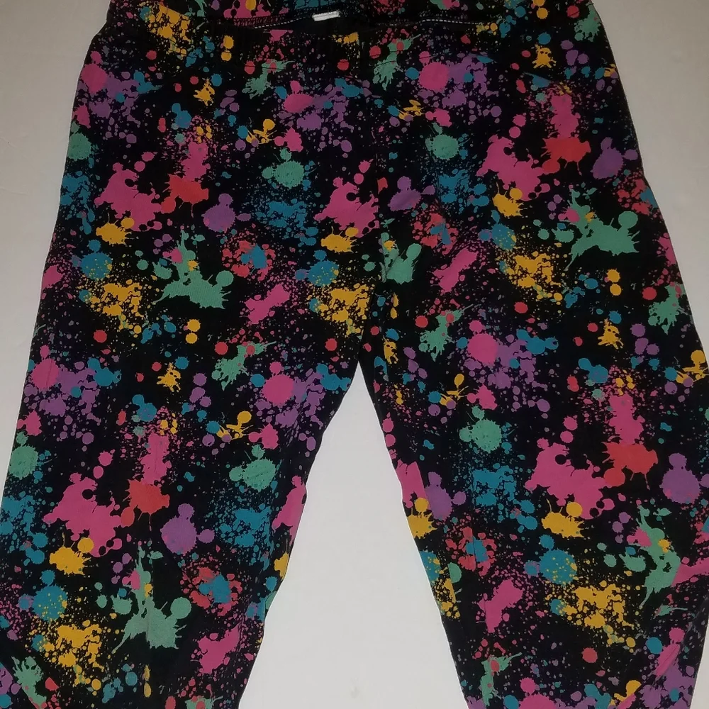 The Children's Place leggings. Splatter paint.